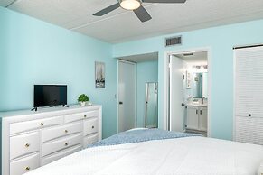 Ocean and Racquet 8208