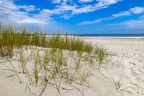 Ocean and Racquet 8208