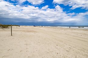 Ocean and Racquet 8208