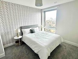 2 Bed Flat - Sleeps 4 - Balcony - Smoking