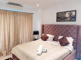 Immaculate Beauty Gem-5 Star Location- Pools - Gym