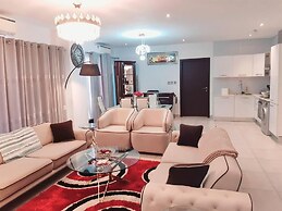 Immaculate Beauty Gem-5 Star Location- Pools - Gym