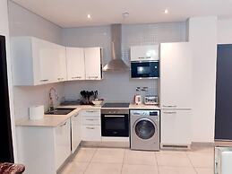 Immaculate Beauty Gem-5 Star Location- Pools - Gym