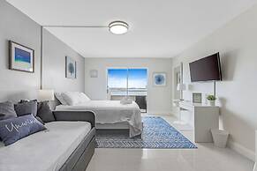 Waterfront condo Studio - Free Parking