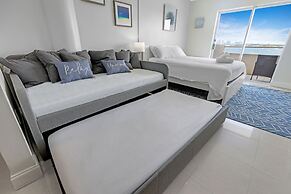 Waterfront condo Studio - Free Parking