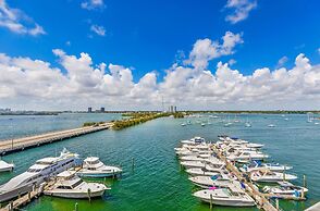 Waterfront condo Studio - Free Parking