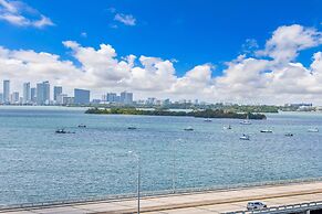 Waterfront condo Studio - Free Parking