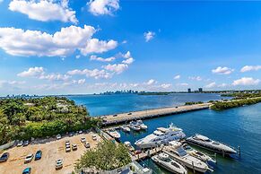 Waterfront Cozy Studio with a View