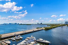 Waterfront Cozy Studio with a View
