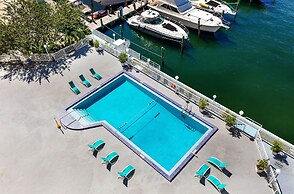 Waterfront Cozy Studio with a View