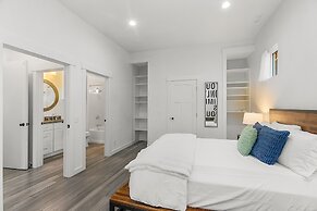 Walk to the waterfront- Charmwood House