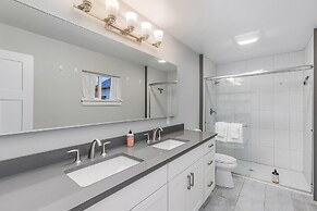 Walk to the waterfront- Charmwood House