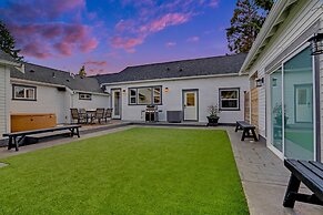 Walk to the waterfront- Charmwood House