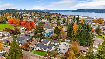 Walk to the waterfront- Charmwood House