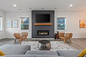 Walk to the waterfront- Charmwood House