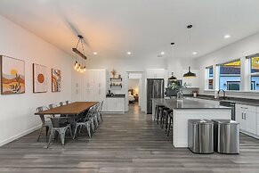 Walk to the waterfront- Charmwood House