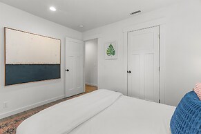 Walk to the waterfront- Charmwood House