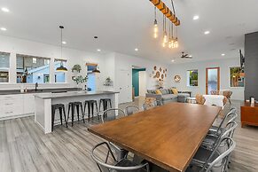 Walk to the waterfront- Charmwood House