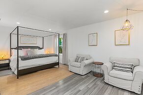 Walk to the waterfront- Charmwood House