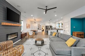 Walk to the waterfront- Charmwood House