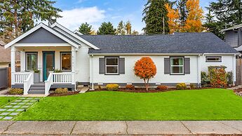 Walk to the waterfront- Charmwood House