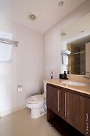 Luxurious and Warm Condo Just Step From the Beach!