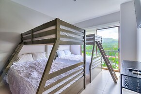 Luxurious and Warm Condo Just Step From the Beach!