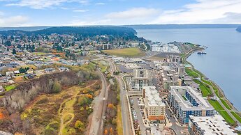 Walk to the waterfront The Hobbit House