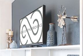 Walk to the waterfront The Cozy Cottage