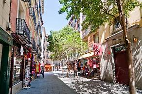 Modern & Beautiful Apt. Historic District - Sol