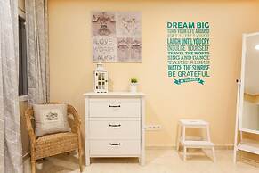 Modern & Beautiful Apt. Historic District - Sol