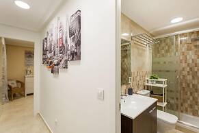 Modern & Beautiful Apt. Historic District - Sol