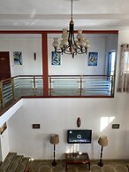 Luxurious Ten-Bedroom Lodge Apartment