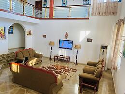 Luxurious Ten-Bedroom Lodge Apartment