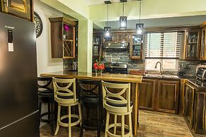 Topaz Apartment Villas-Pool Side Piton v