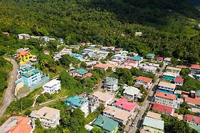 Topaz Apartment Villas-Pool Side Piton v