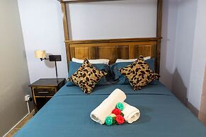 Topaz Apartment Villas-Pool Side Piton v