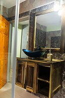 Topaz Apartment Villas-Pool Side Piton v