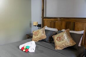 Topaz Apartment Villas-Pool Side Piton v