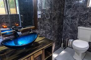 Topaz Apartment Villas-Pool Side Piton v