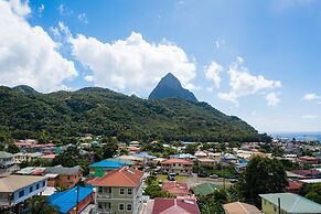 Topaz Apartment Villas-Pool Side Piton v