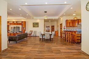 Tropical Palace Hotel