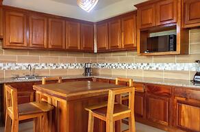 Tropical Palace Hotel