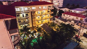 Tropical Palace Hotel