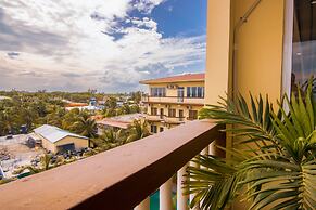 Tropical Palace Hotel