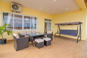 Tropical Palace Hotel