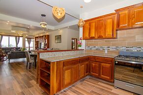 Tropical Palace Hotel