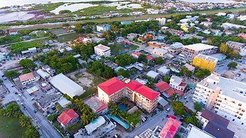 Tropical Palace Hotel