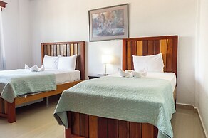 Tropical Palace Hotel