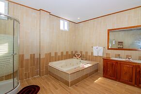 Tropical Palace Hotel